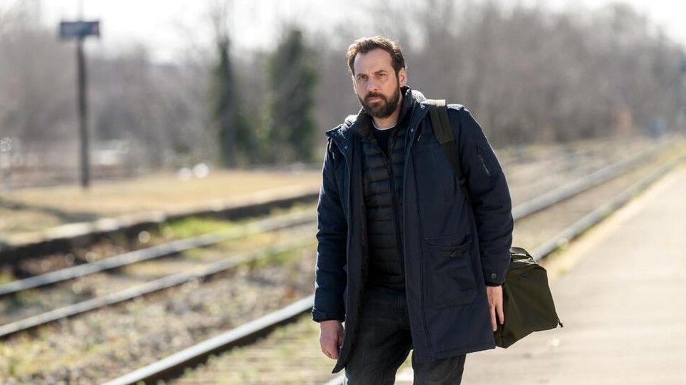 Fred Testot dans La mort est dans le pré, l'acteur jouetil dans le film ? Breakflip Awé Fred Testot dans La mort est dans le pré, l'acteur jouetil dans le film ? Breakflip Awé